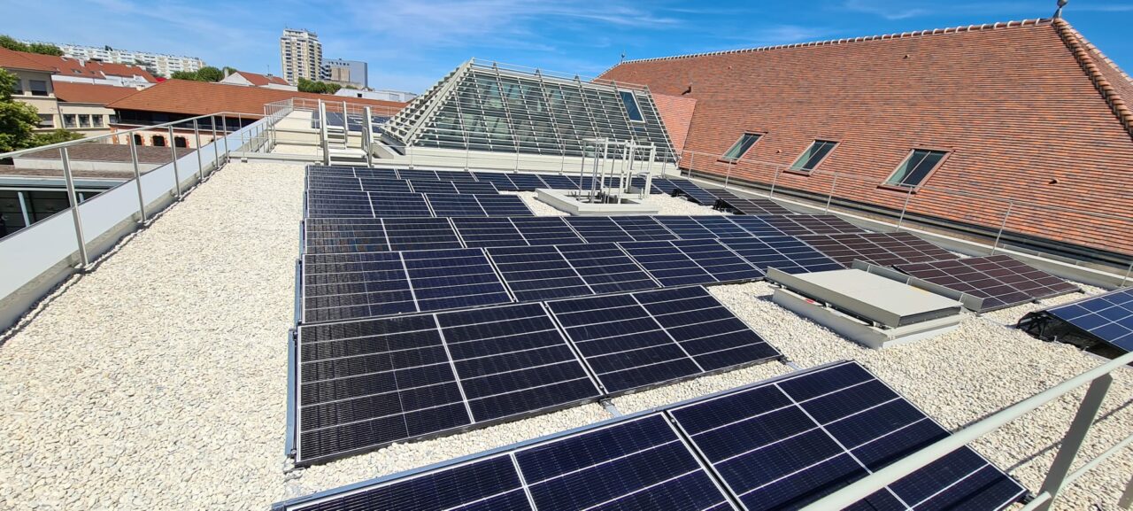 centrale photovoltaique toiture plate